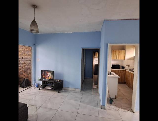 1 BEDROOM APARTMENT FOR SALE IN PRETORIA WEST
